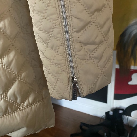 Laundry by Shelli Segal Long Sleeve. 3/4 length Size Small. machine wash/dry. - Picture 6 of 12